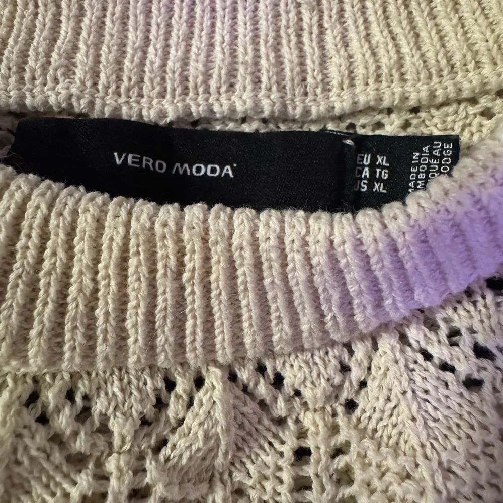 Striped Cream and Black Sweater! Vera Moda brand! Super sharp staple! - Picture 4 of 6